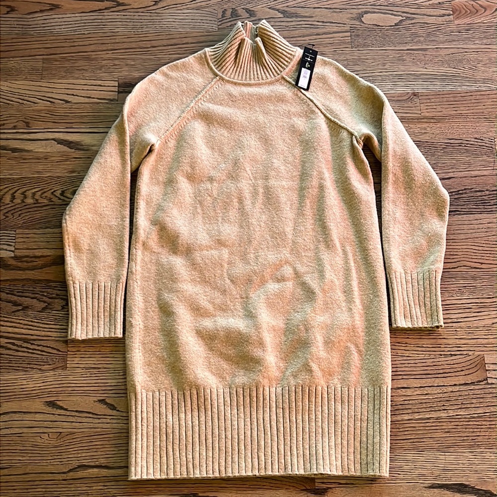 Women’s Banana Republic Factory sweater dress size small, NWT